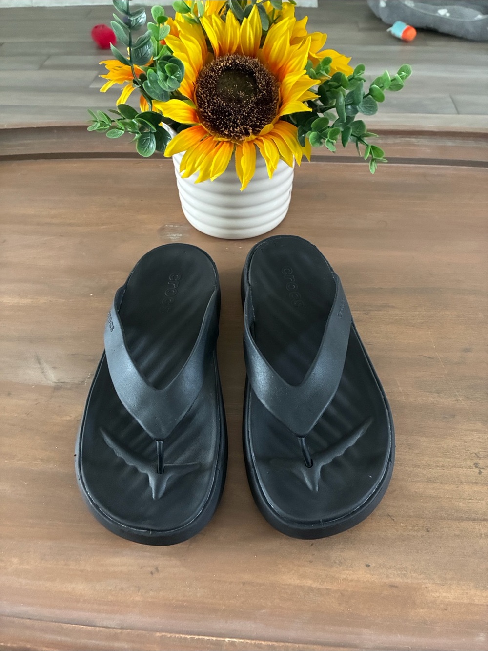 CROCS Black Women's Comfortable Flip Flop Sandals
